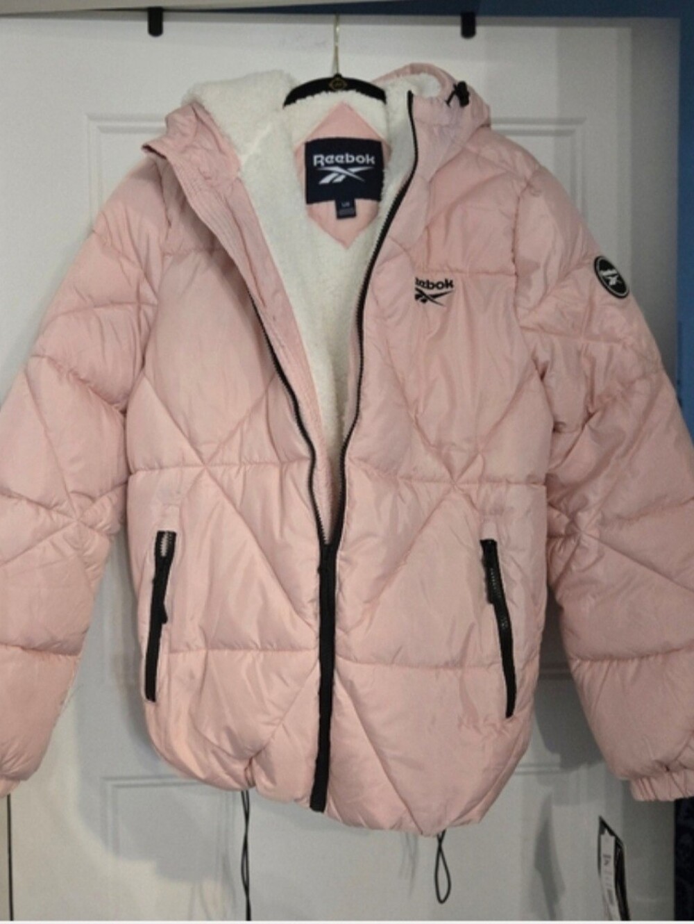 Reebok Light Pink  Hooded Puffer Jacket With Sherpa Lining. Size L